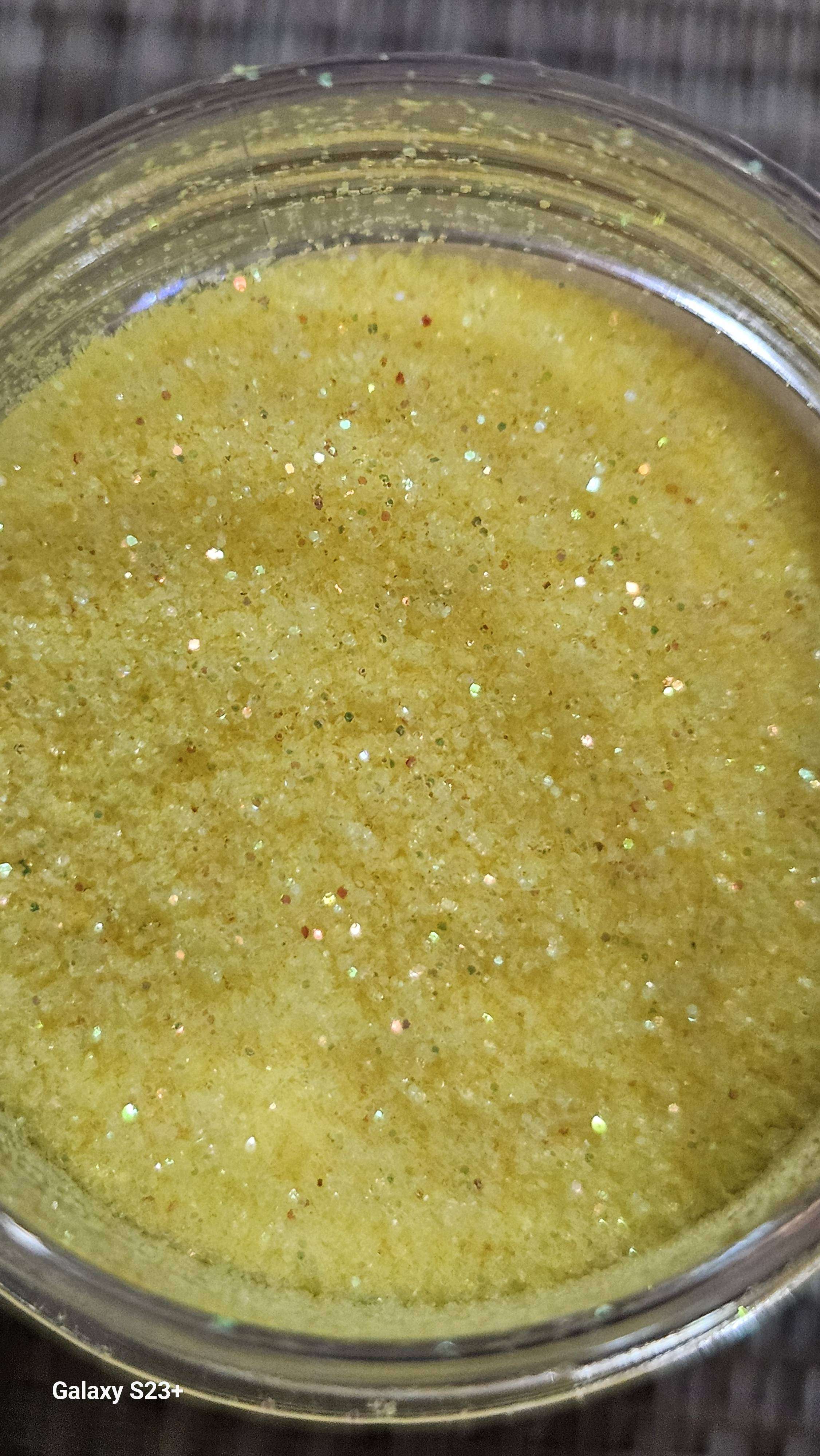 Yellow edible glitter