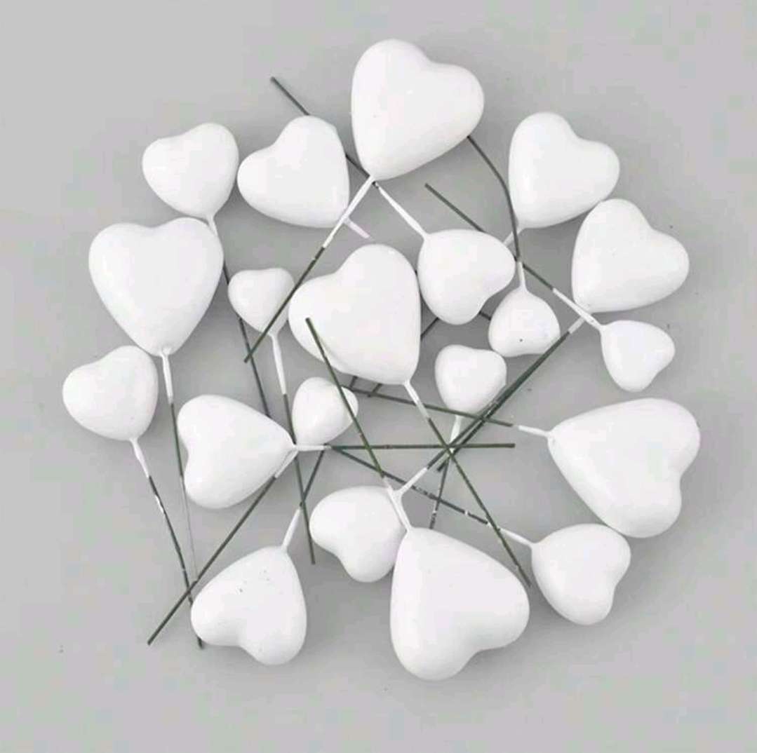 20pc white cake spheres