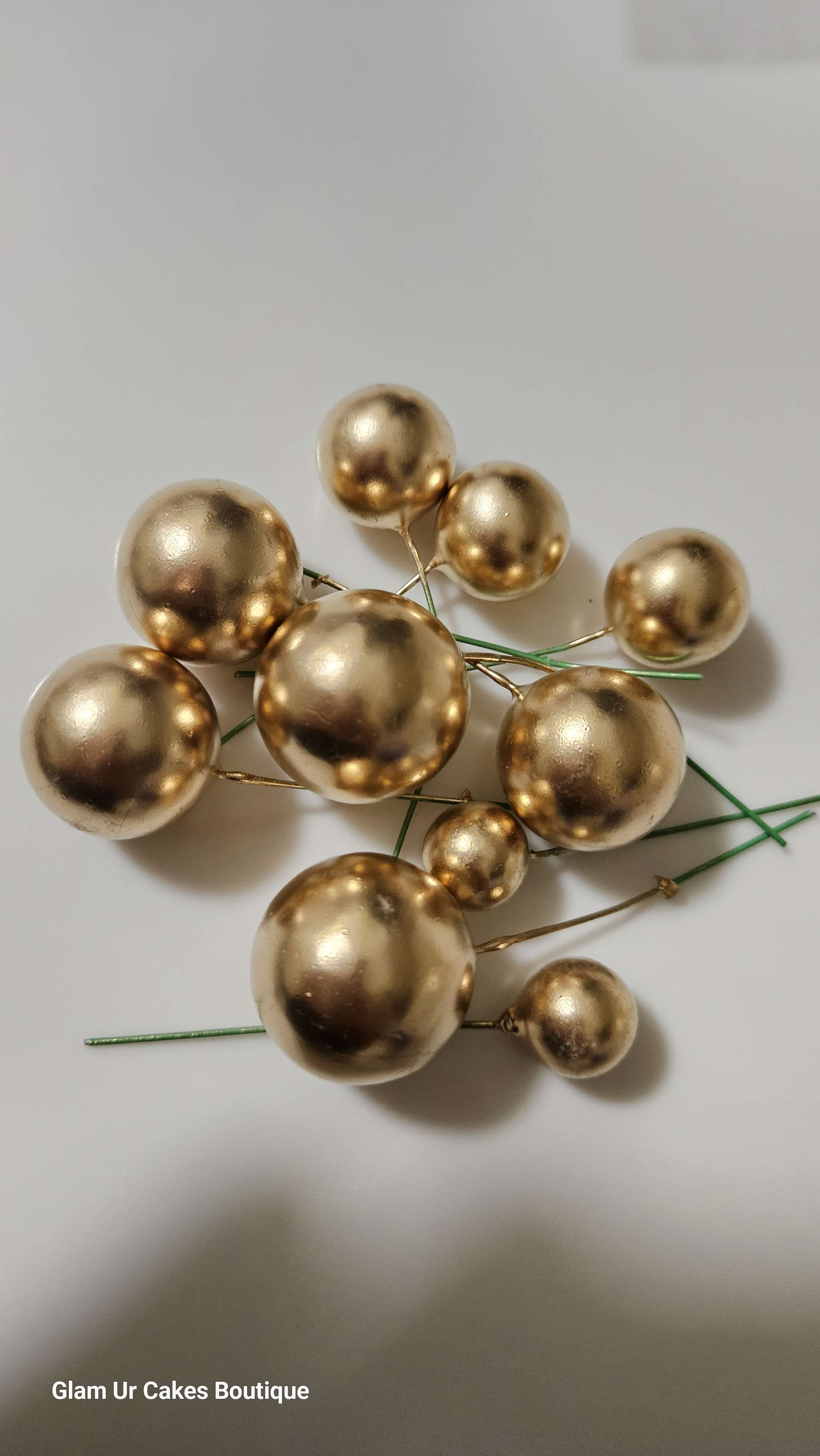 10pc gold spheres 3cm & under